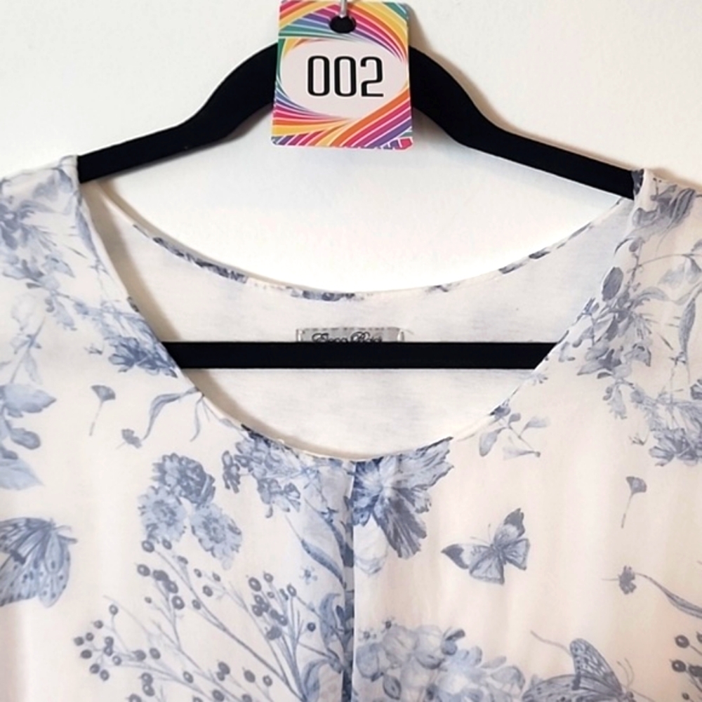 Floral Blue and White Women's Top - Picture 2 of 7